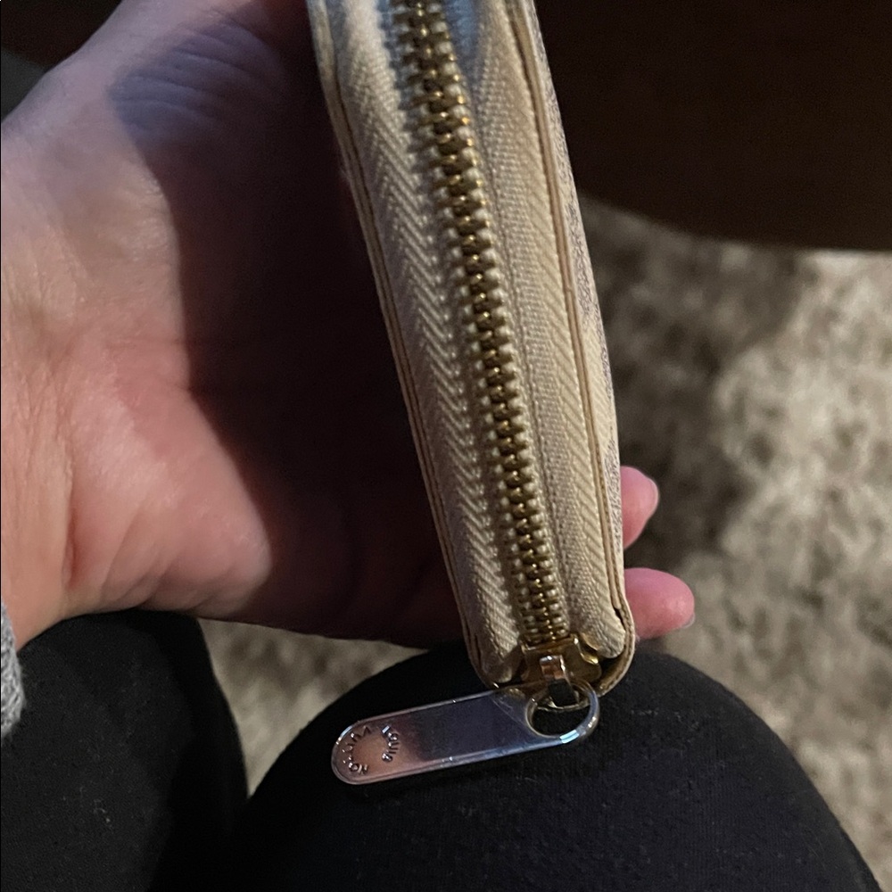 Louis Vuitton Damier Azur Zip Wallet - Cream/Blue - Picture 5 of 15